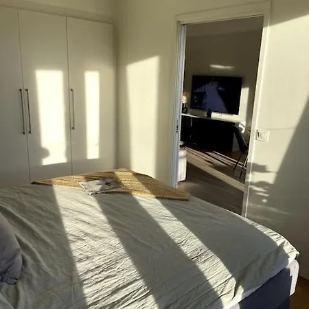 Luxury Penthouse Apartment *
